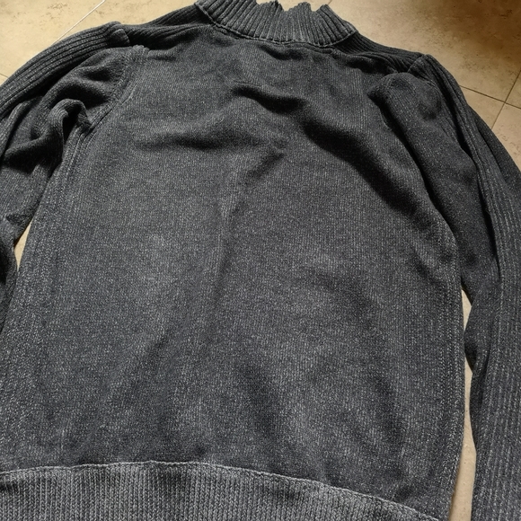 2/$40 Guys Sweater - Picture 15 of 16